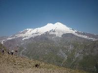 Шумилкин М.С. Вид на вершину горы Эльбрус(высота 5642 м). Лето 2022 г
